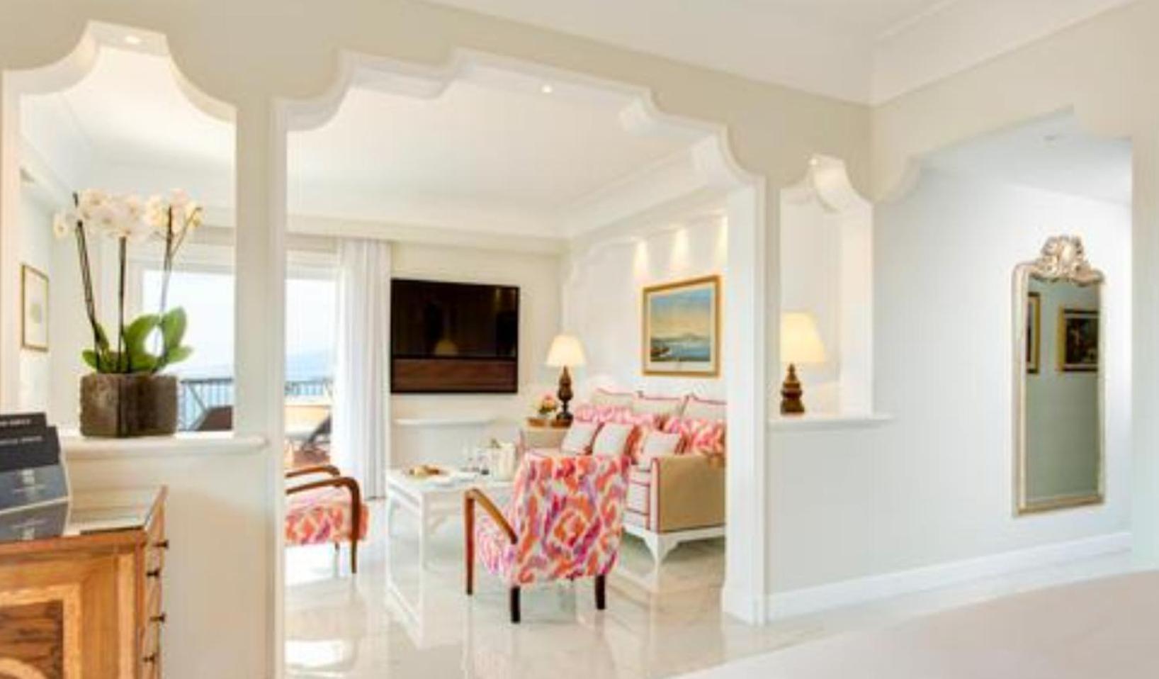 Empress Madani Palace Hotel Surrey Ngoại thất bức ảnh