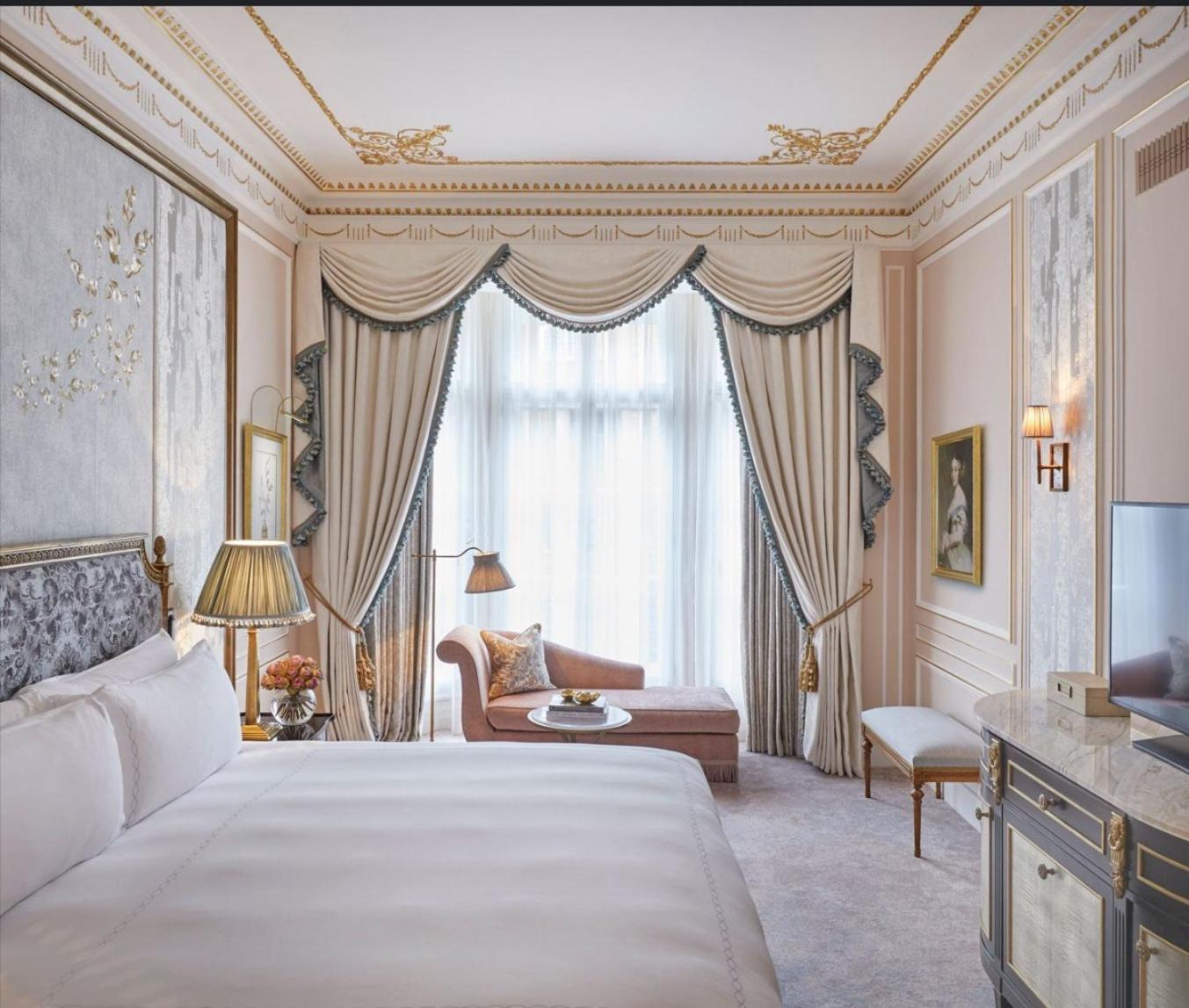 Empress Madani Palace Hotel Surrey Ngoại thất bức ảnh