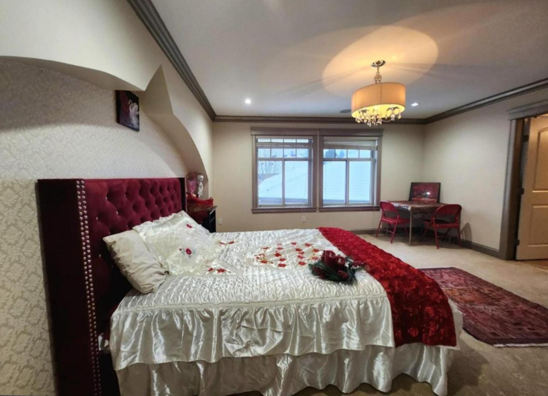 Empress Madani Palace Hotel Surrey Ngoại thất bức ảnh