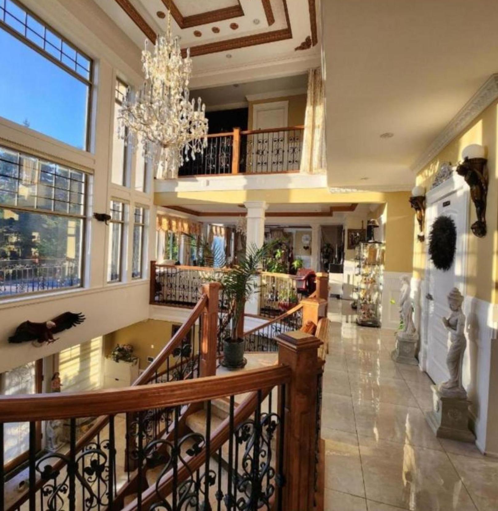 Empress Madani Palace Hotel Surrey Ngoại thất bức ảnh